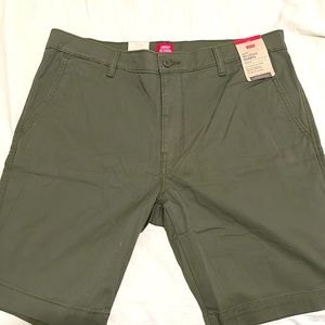 Everything out the box 50%off! Levis chino shorts in Olive size 34 waist